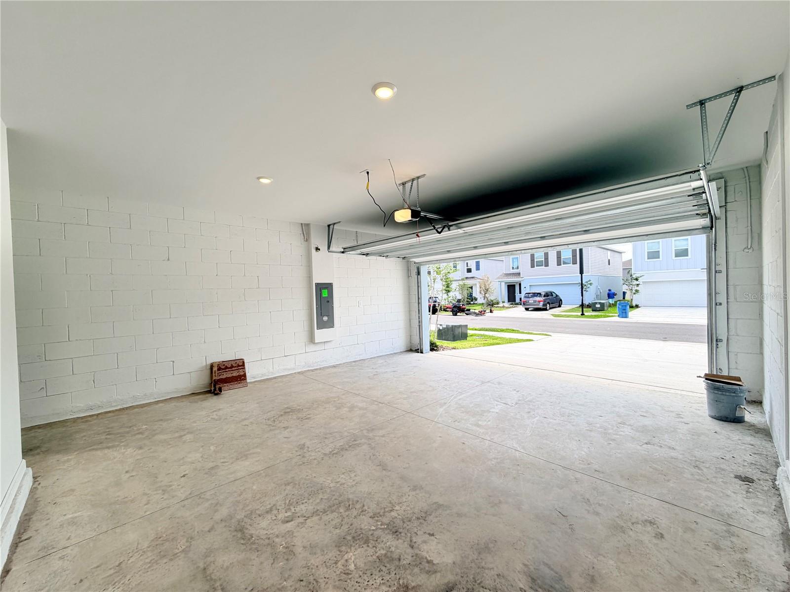 HUNT CLUB/LK WALES PH 1 - Residential Lease