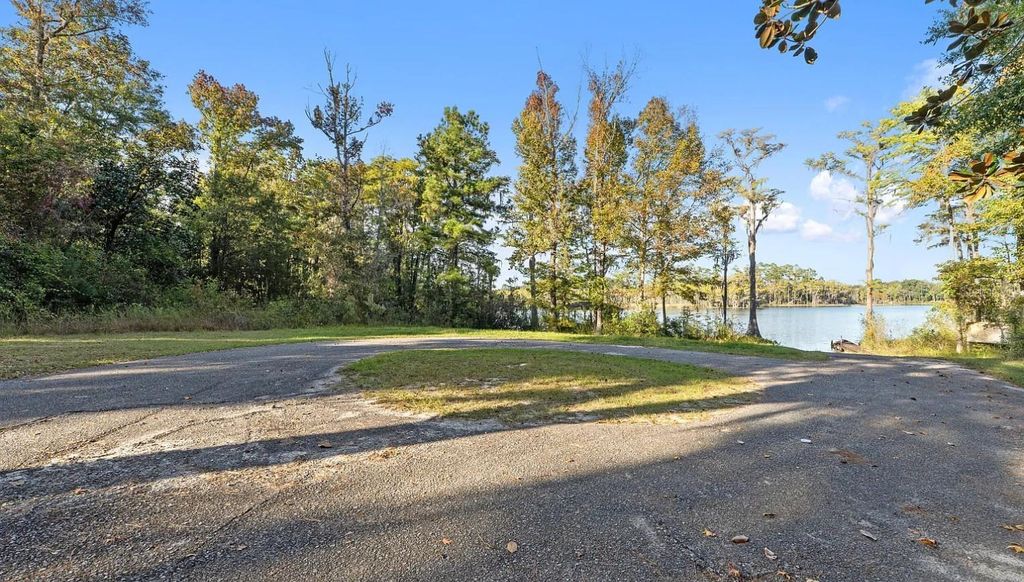 Photo of Dunford Circle, Chipley, FL 32428 (MLS # TB8474910)