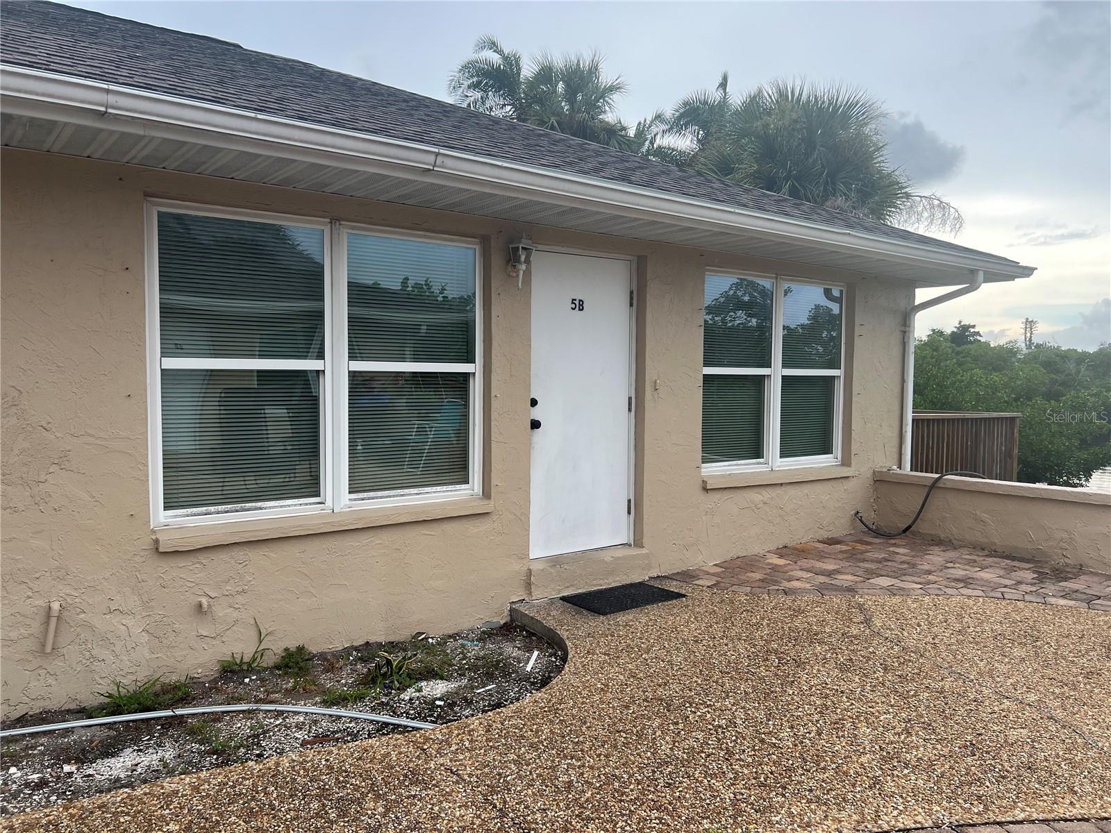 **ANNUAL** LOVELY 2/2 DUPLEX ON THE WATER WITH LARGE PRIVATE BALCONY AREA AND SHARED DOCK AVAILABLE NOW** Beautiful view of creek and has shared dock Close to shopping, restaurants, and beaches Call for showing appointment TODAY!!
