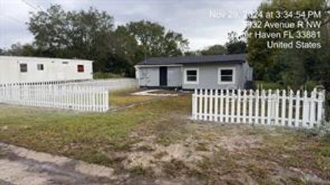 A home in WINTER HAVEN