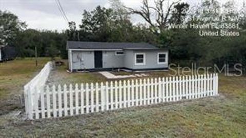 A home in WINTER HAVEN