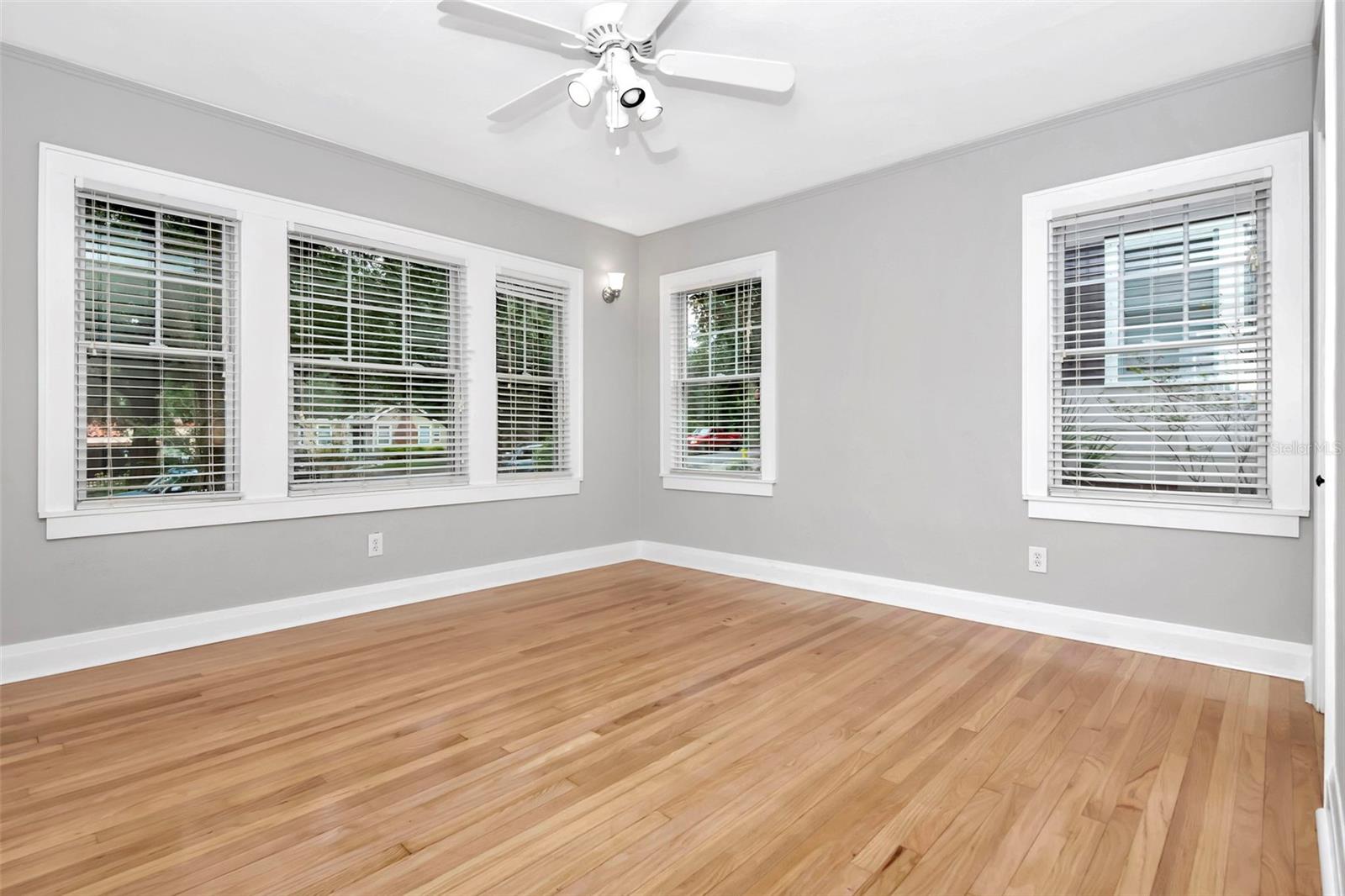 LAKEWOOD MANOR - Residential