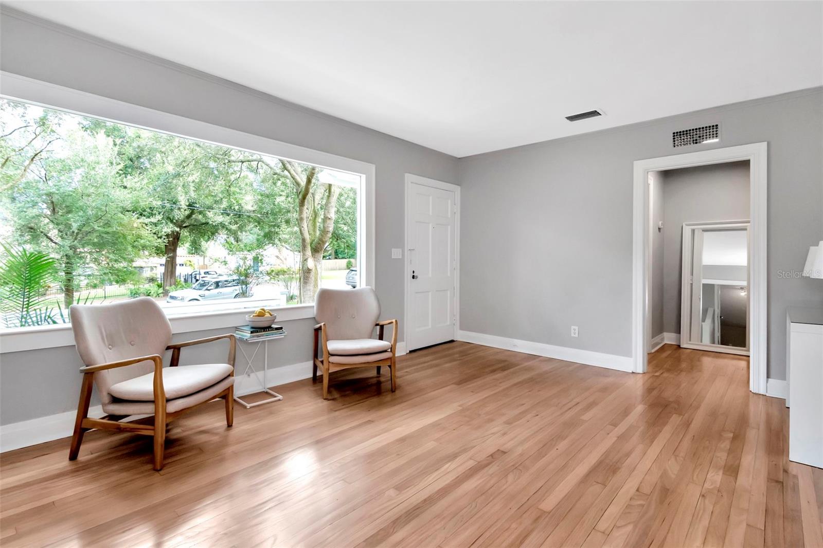 LAKEWOOD MANOR - Residential