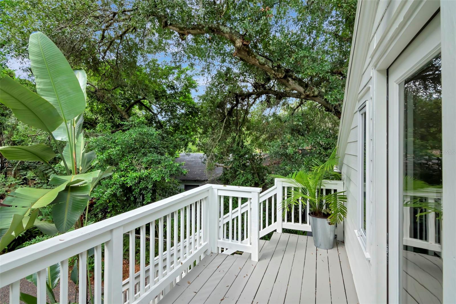 LAKEWOOD MANOR - Residential