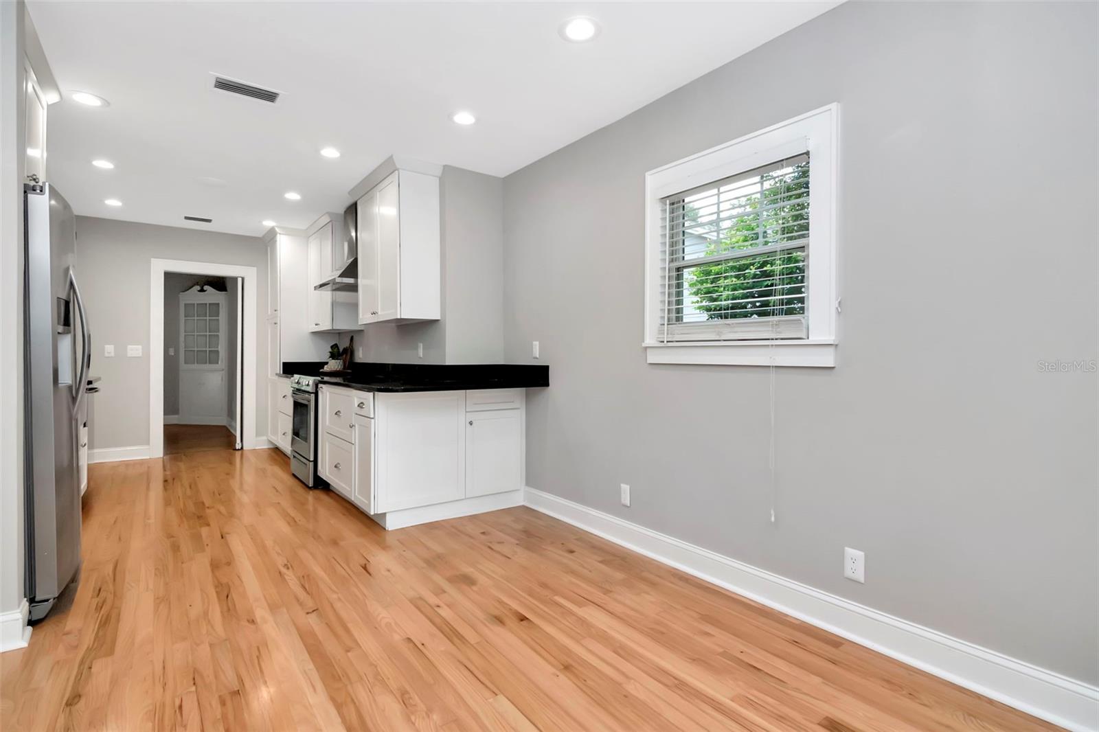 LAKEWOOD MANOR - Residential