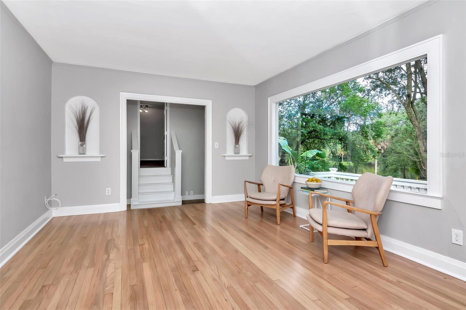 LAKEWOOD MANOR - Residential