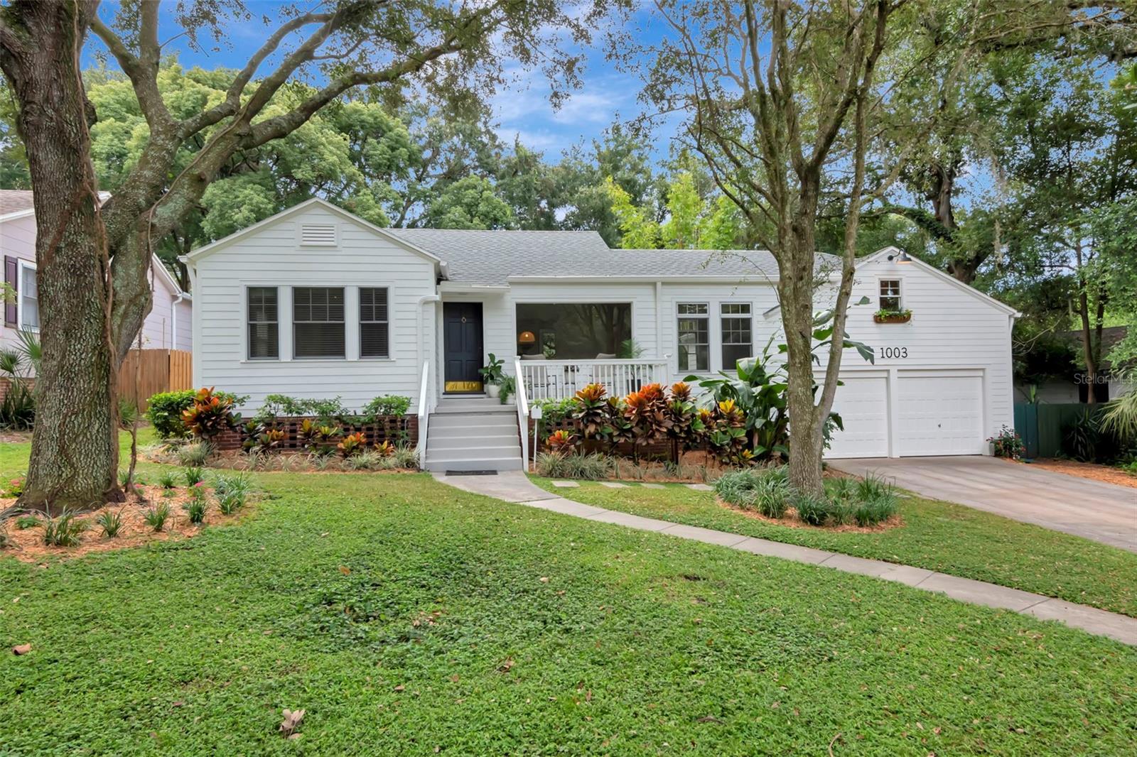 LAKEWOOD MANOR - Residential