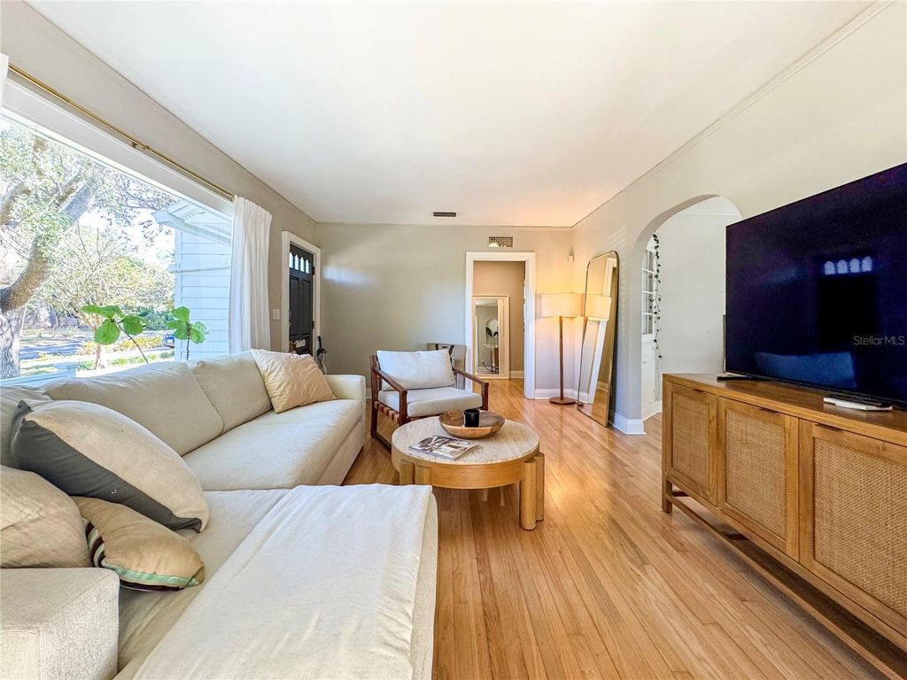 Photo of 1003 E Clifton Street, Tampa, FL 33604 (MLS # TB8457677)