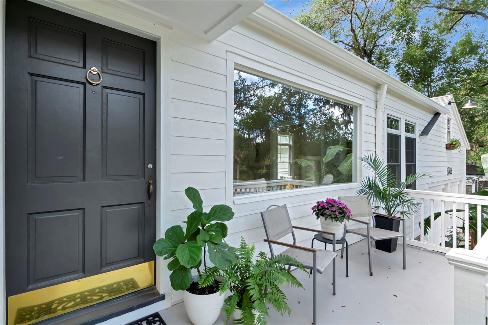 LAKEWOOD MANOR - Residential