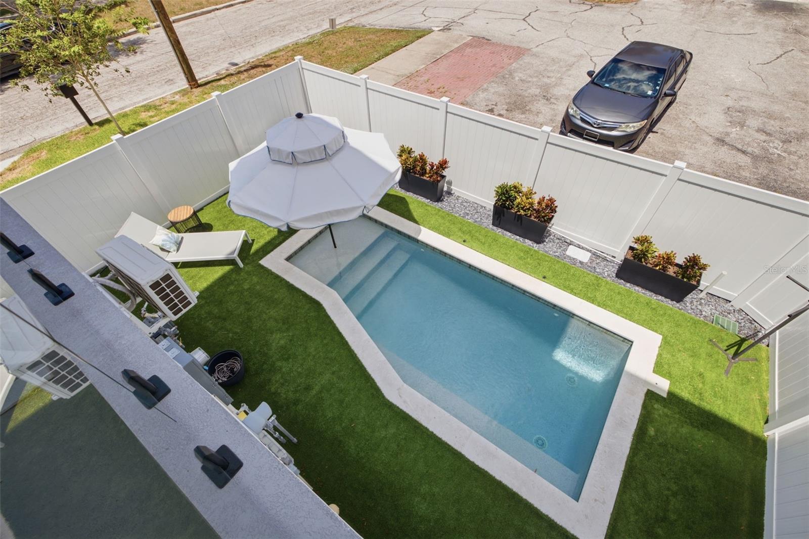 2502 N HIGHLAND AVENUE 1