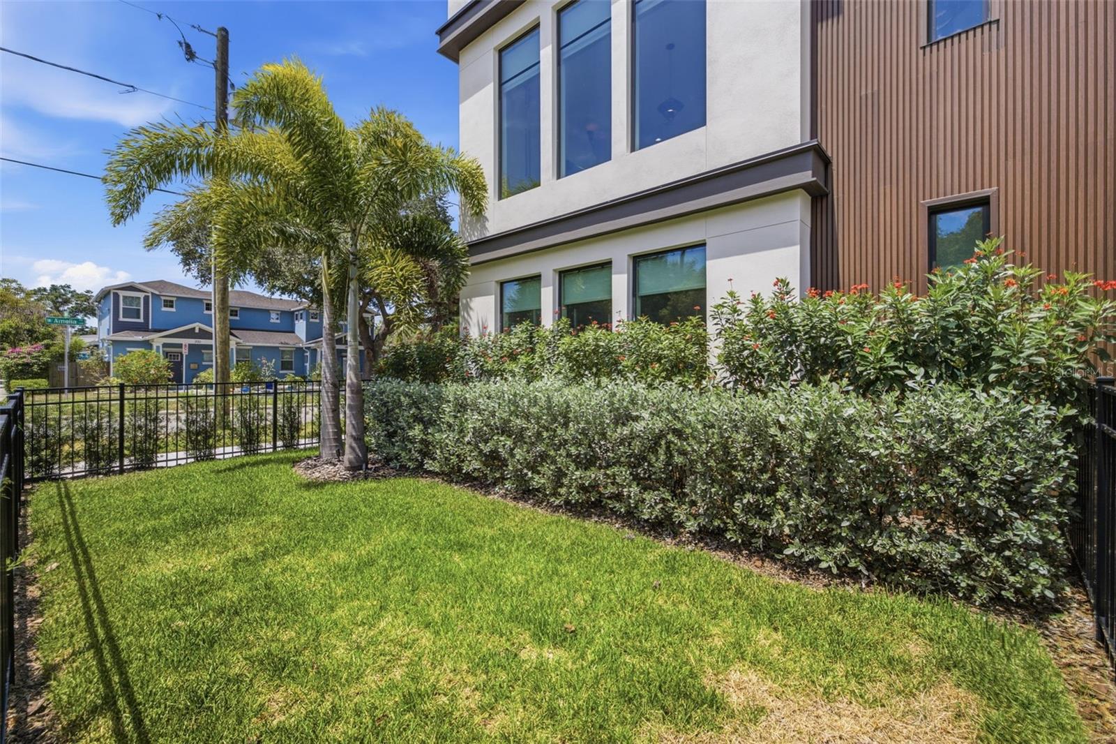2502 N HIGHLAND AVENUE 1