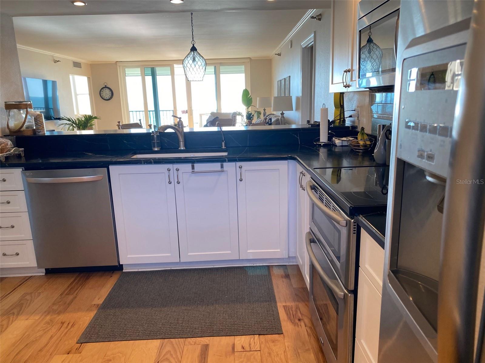 VEINTE - Residential Lease