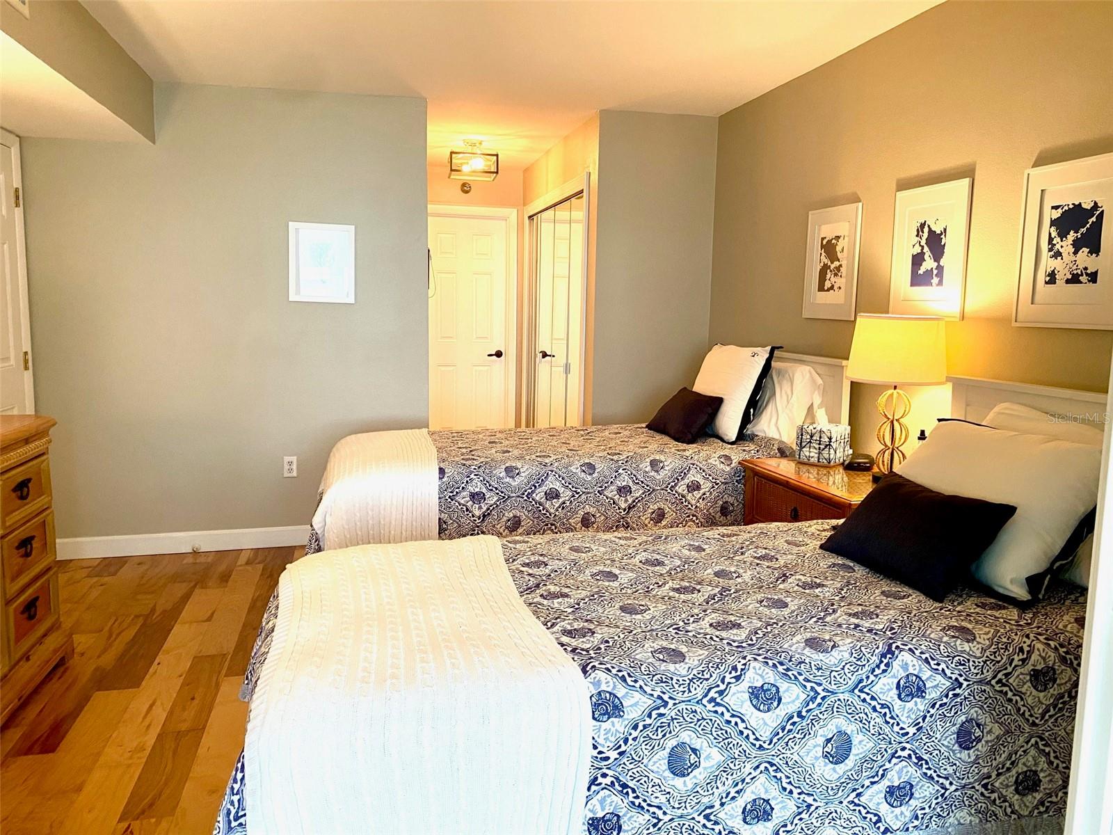 VEINTE - Residential Lease