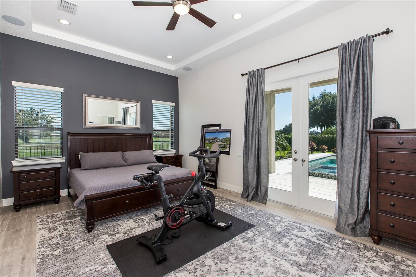 CHAMPIONS CLUB - Residential