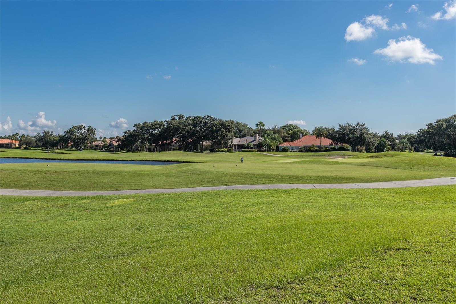 CHAMPIONS CLUB - Residential