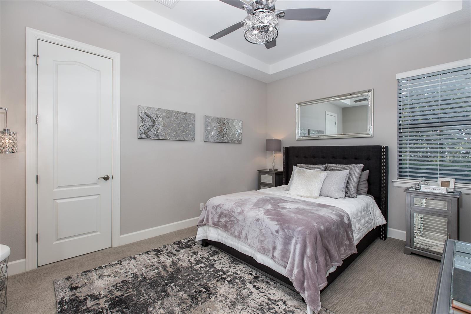 CHAMPIONS CLUB - Residential