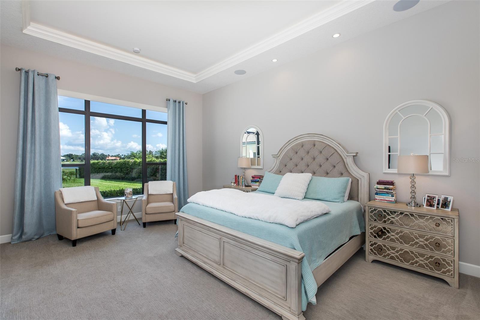 CHAMPIONS CLUB - Residential