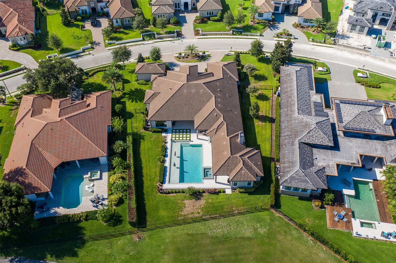 CHAMPIONS CLUB - Residential