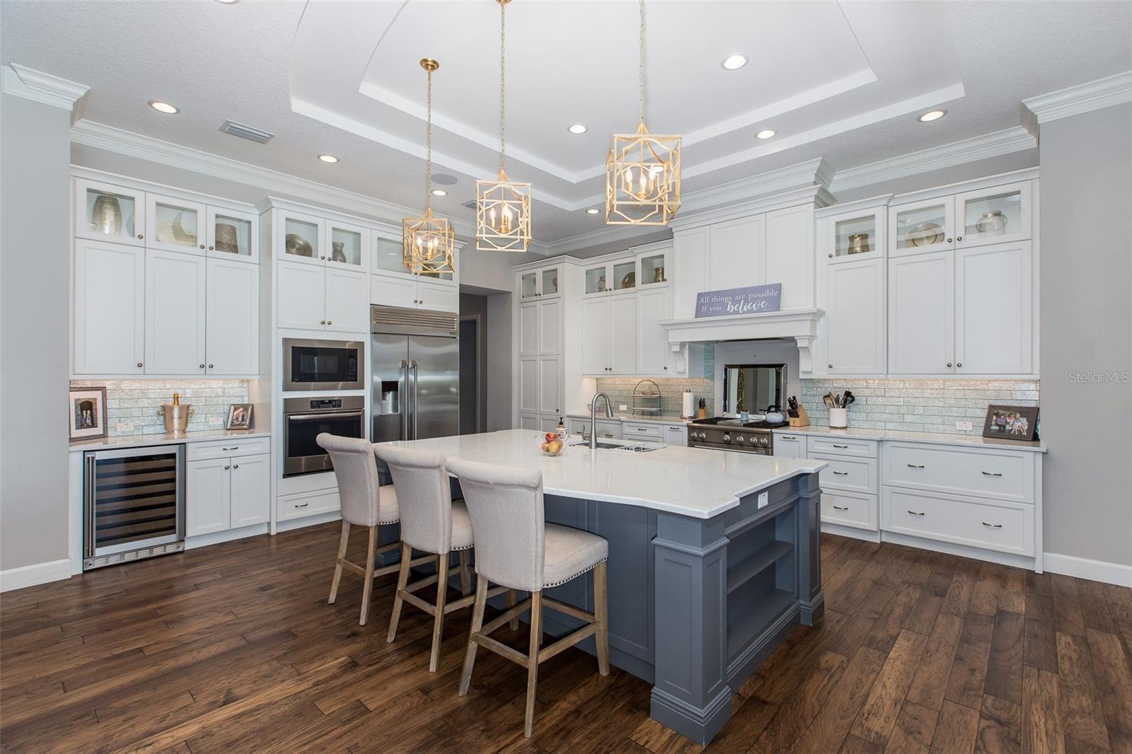 CHAMPIONS CLUB - Residential