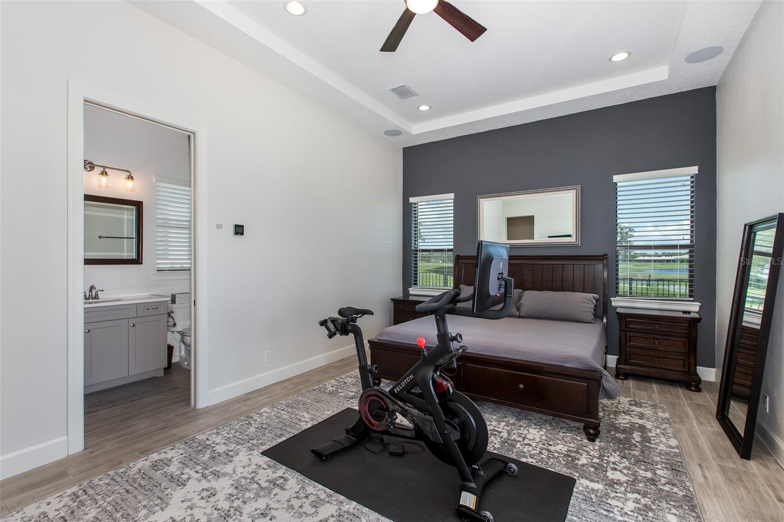 CHAMPIONS CLUB - Residential