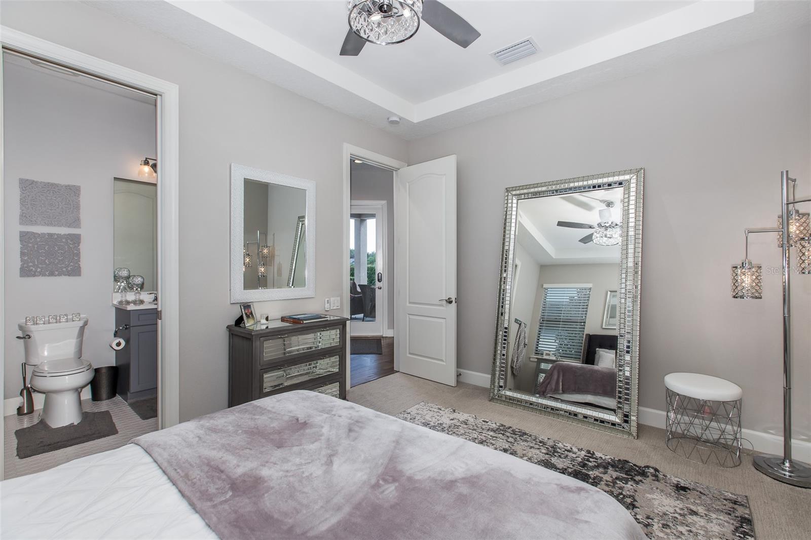 CHAMPIONS CLUB - Residential