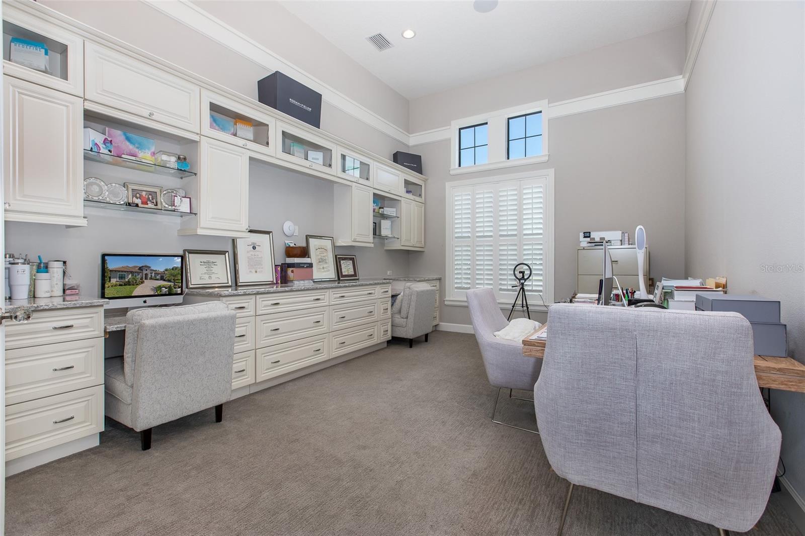 CHAMPIONS CLUB - Residential