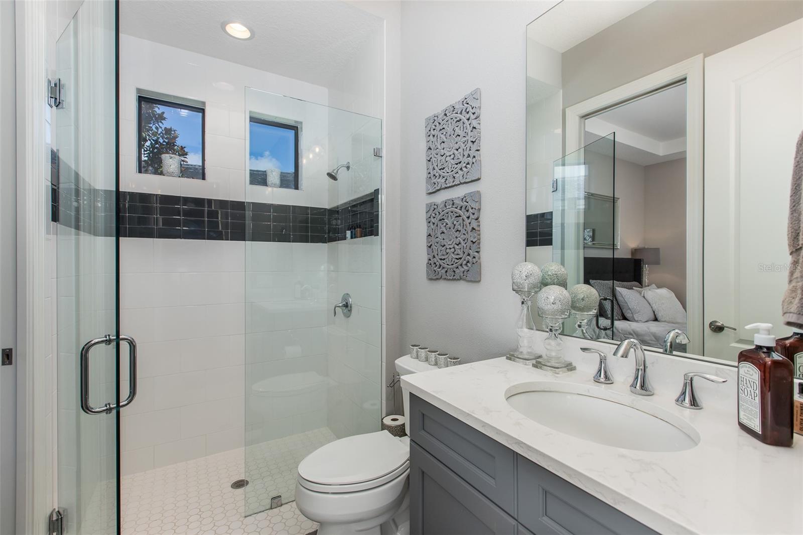 CHAMPIONS CLUB - Residential