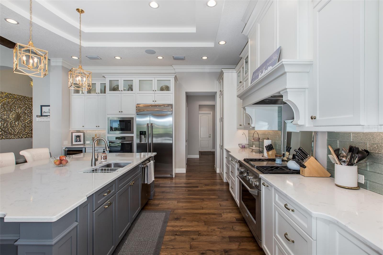 CHAMPIONS CLUB - Residential