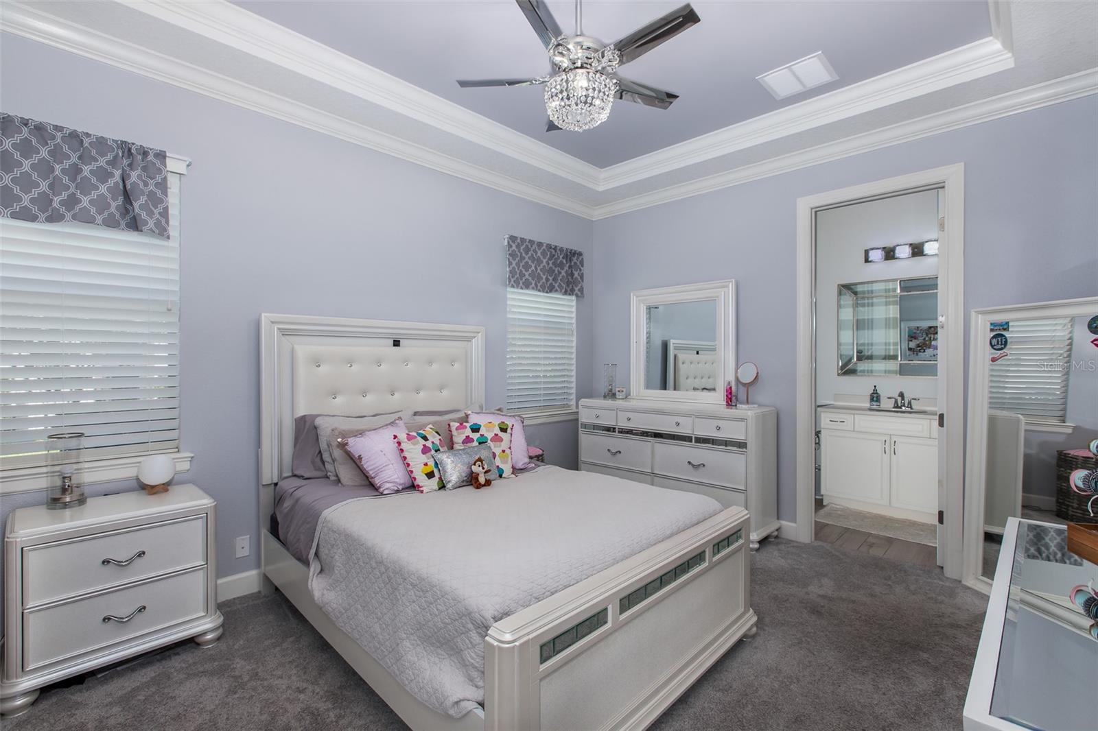 CHAMPIONS CLUB - Residential