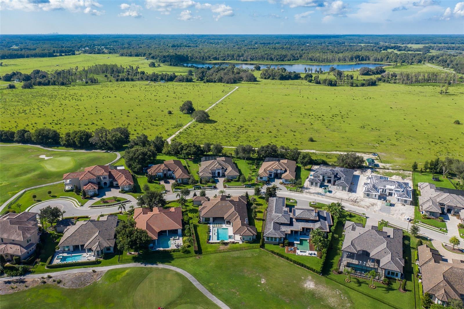 CHAMPIONS CLUB - Residential