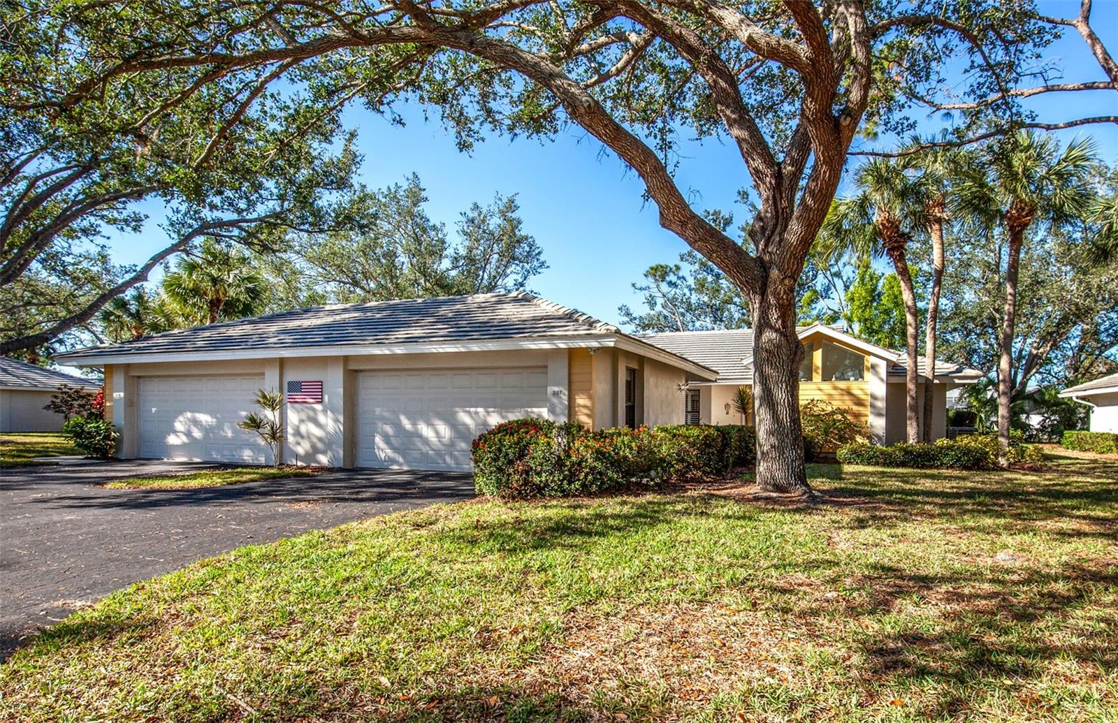 237 SOUTHAMPTON LANE 275