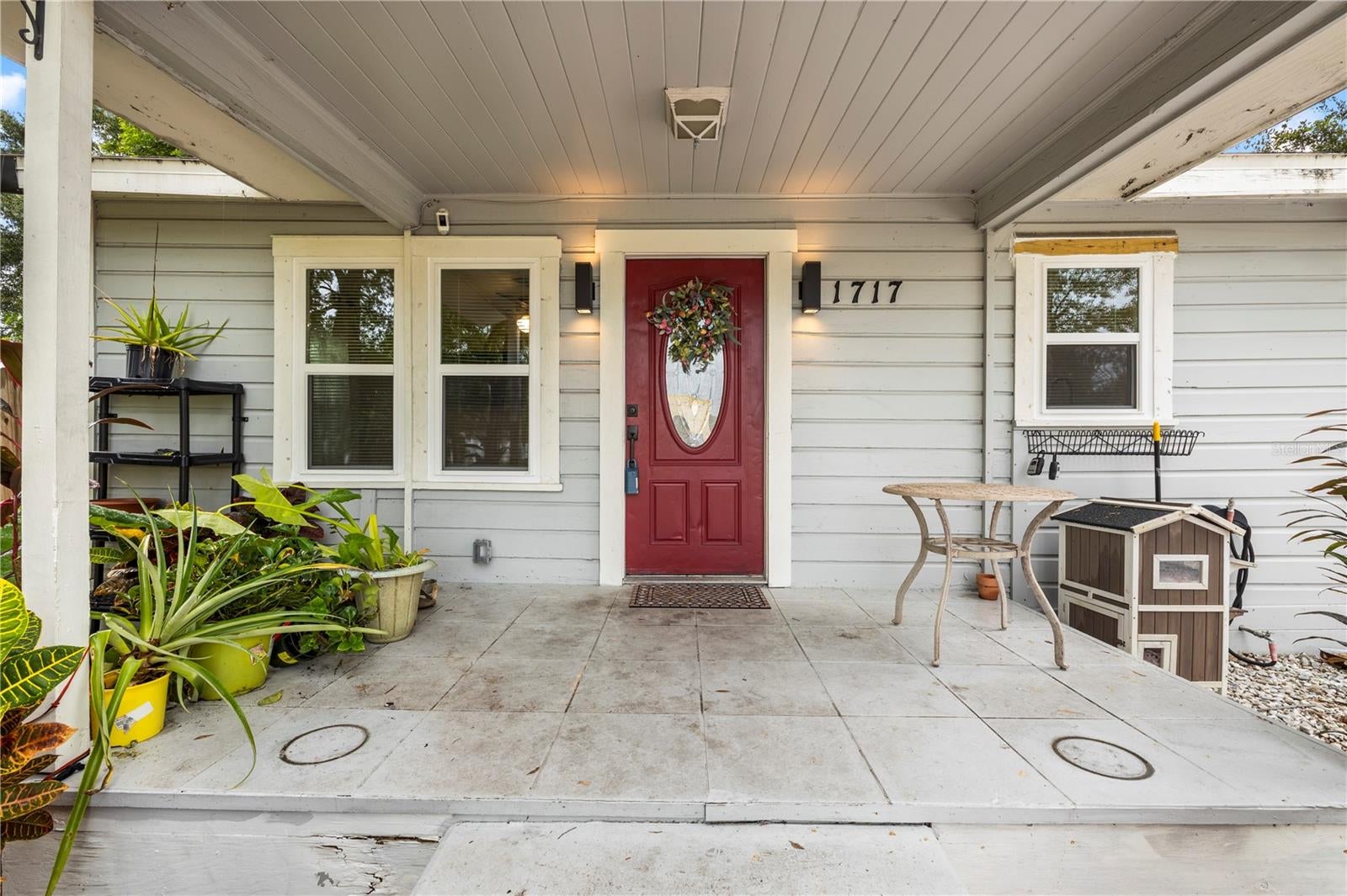 1717 W MOHAWK AVENUE