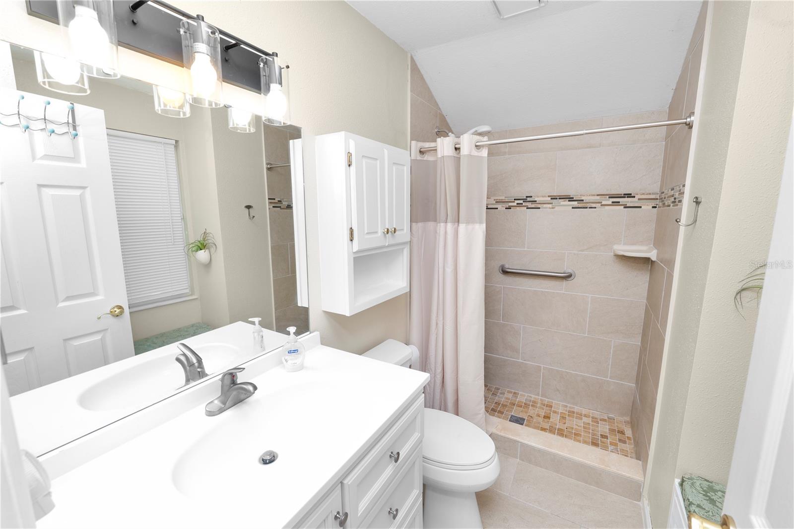 OAK GLEN - Residential