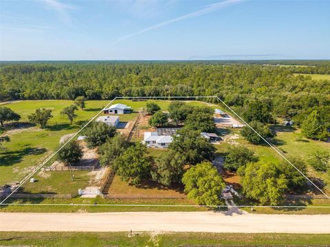 Photo of 12650 SE 98th Lane, Dunnellon, FL 34431 (MLS # OM720989)
