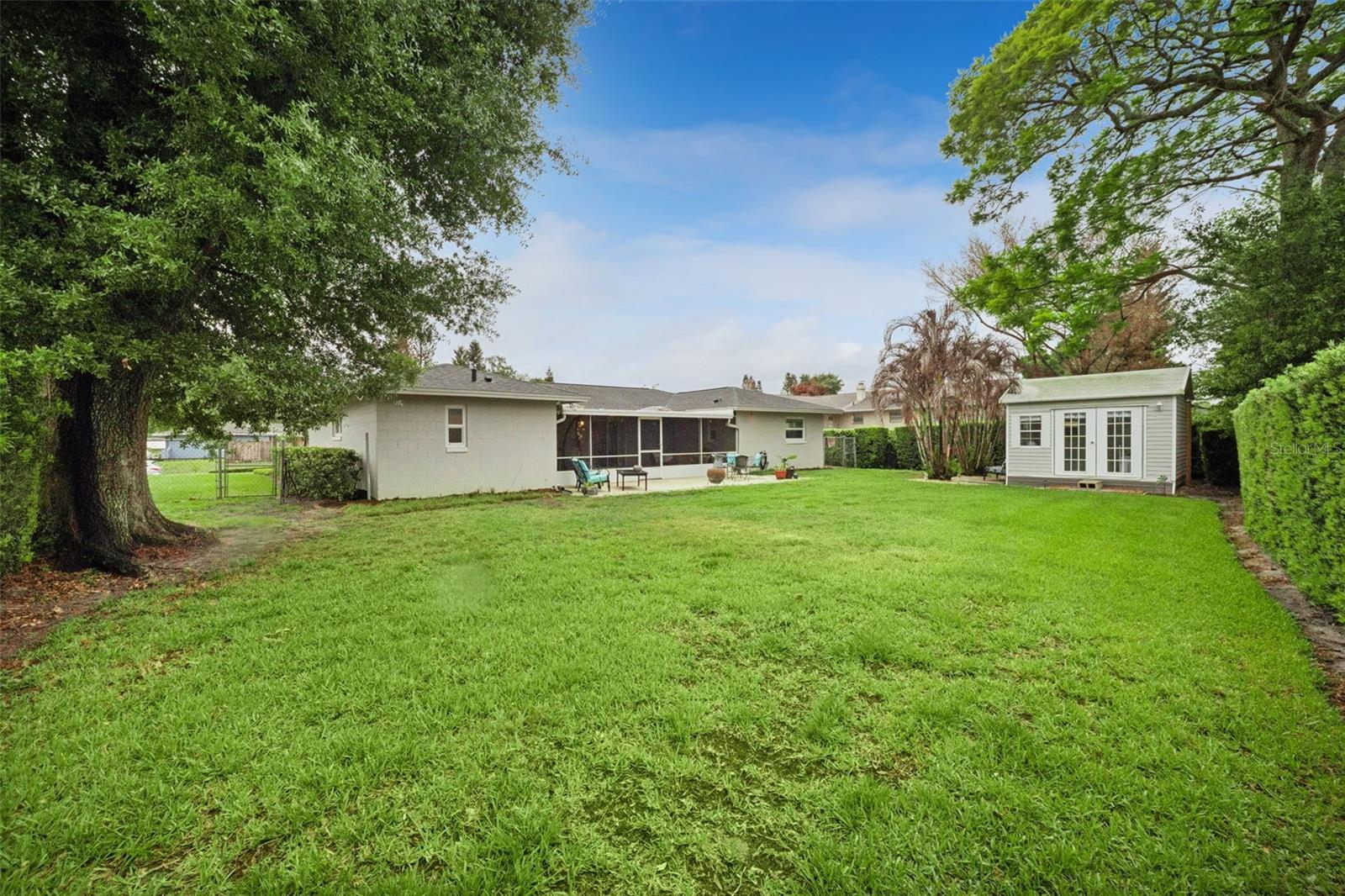 LAKE SHORE GARDENS - Residential