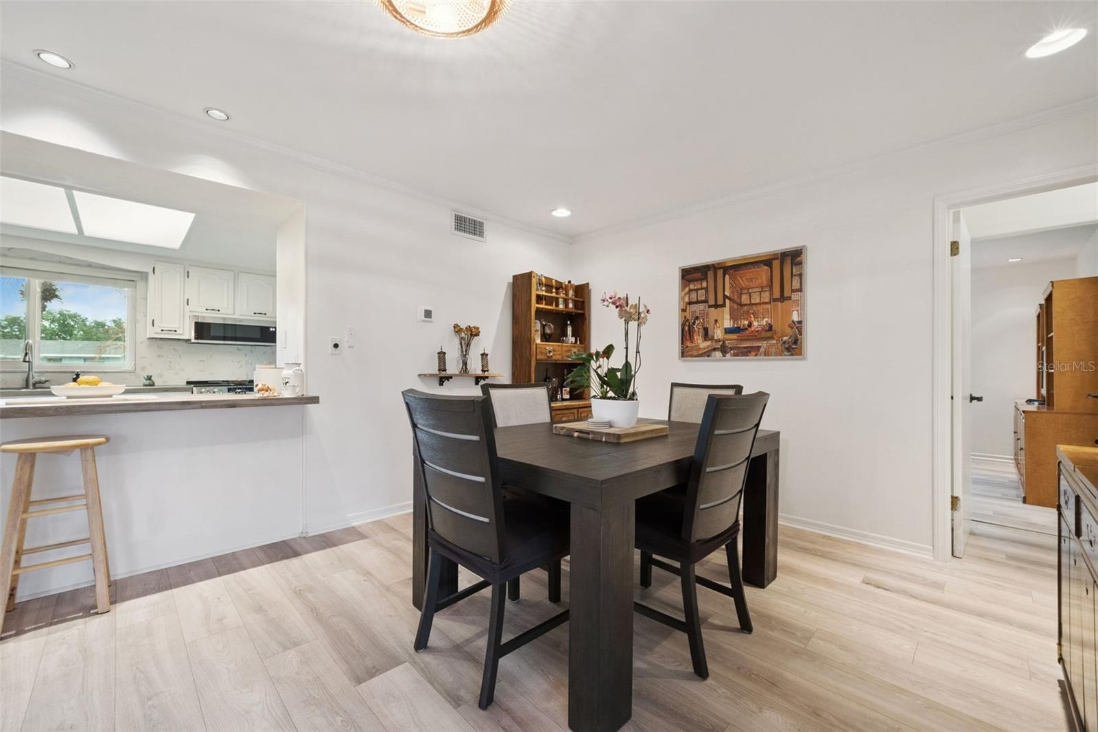 LAKE SHORE GARDENS - Residential