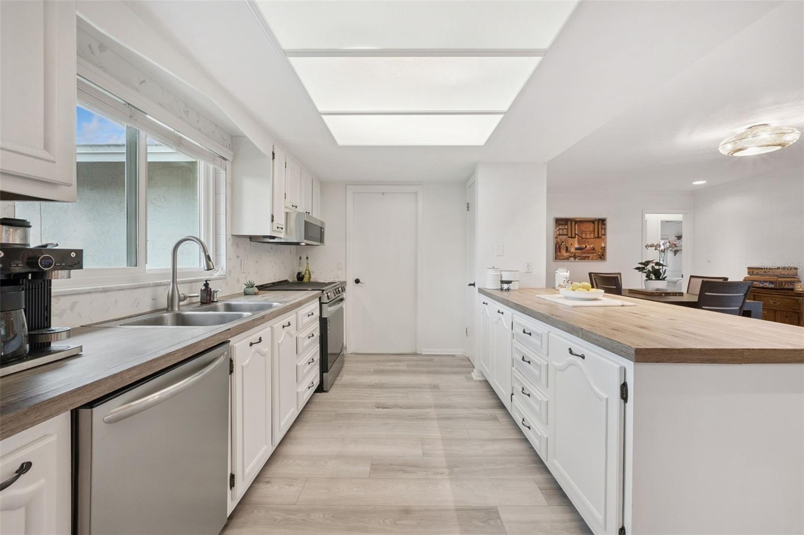 LAKE SHORE GARDENS - Residential