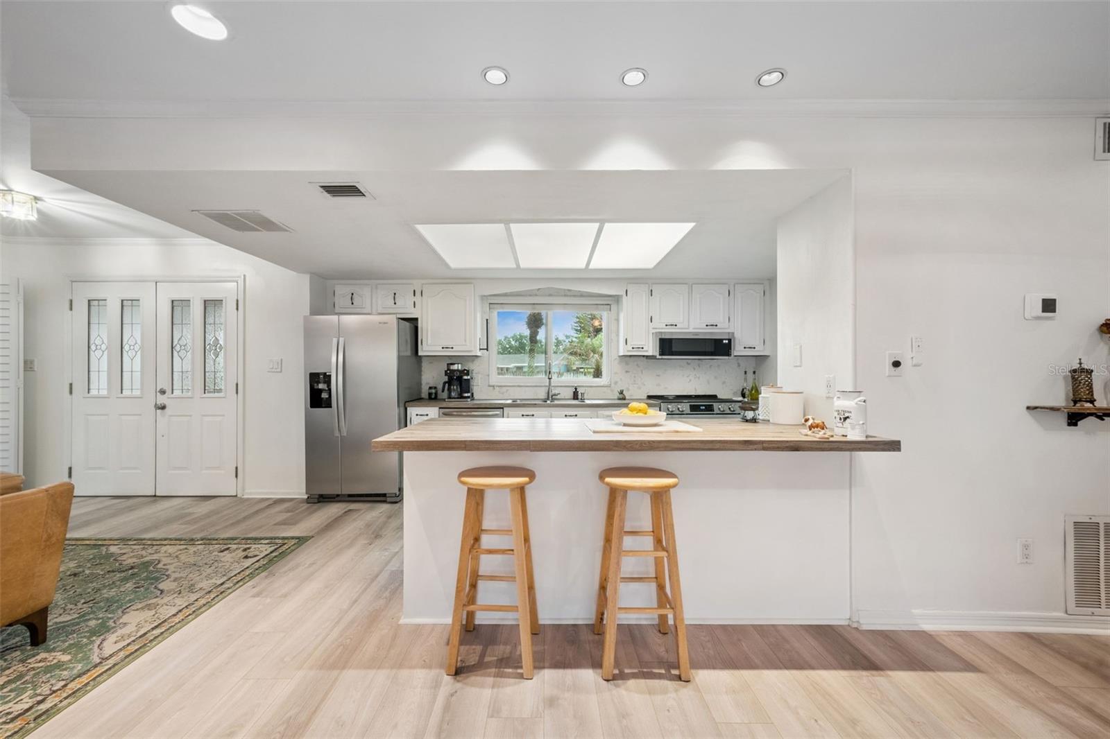 LAKE SHORE GARDENS - Residential