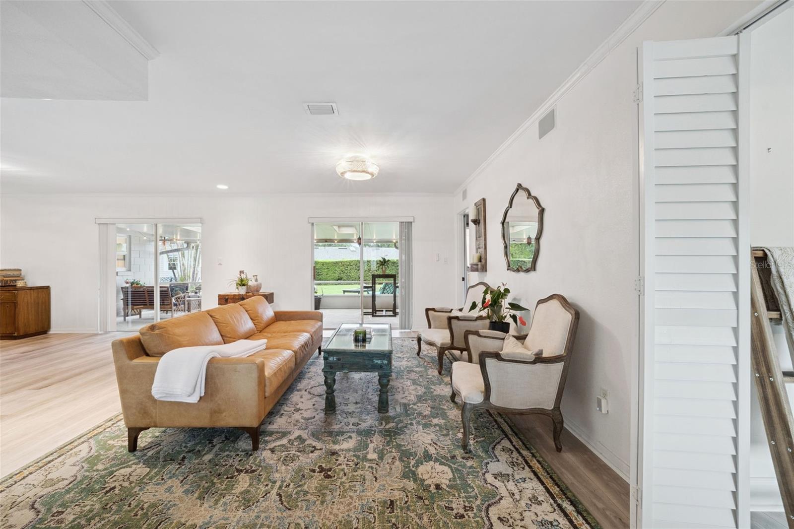 LAKE SHORE GARDENS - Residential