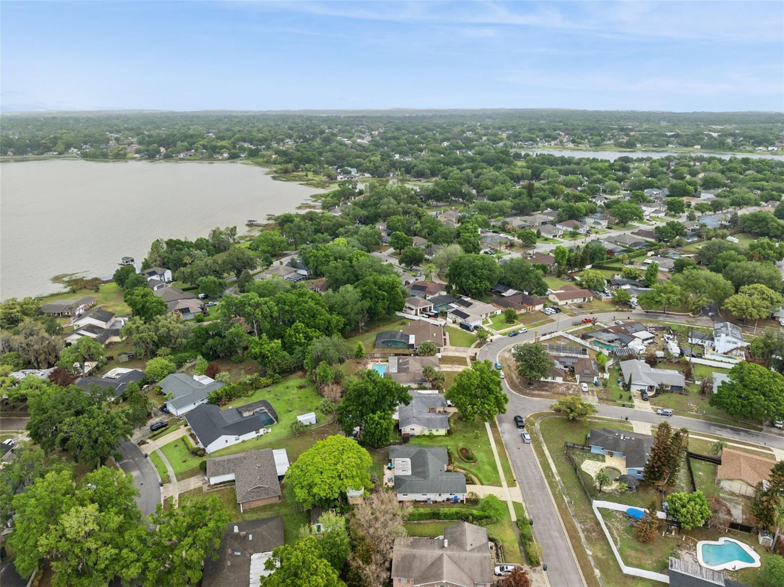 LAKE SHORE GARDENS - Residential