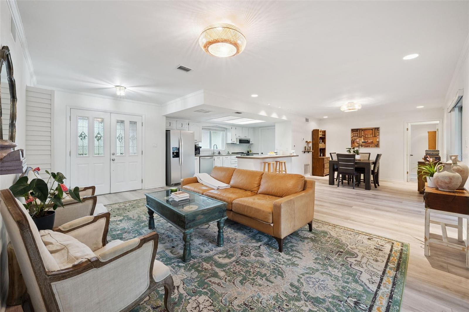 LAKE SHORE GARDENS - Residential