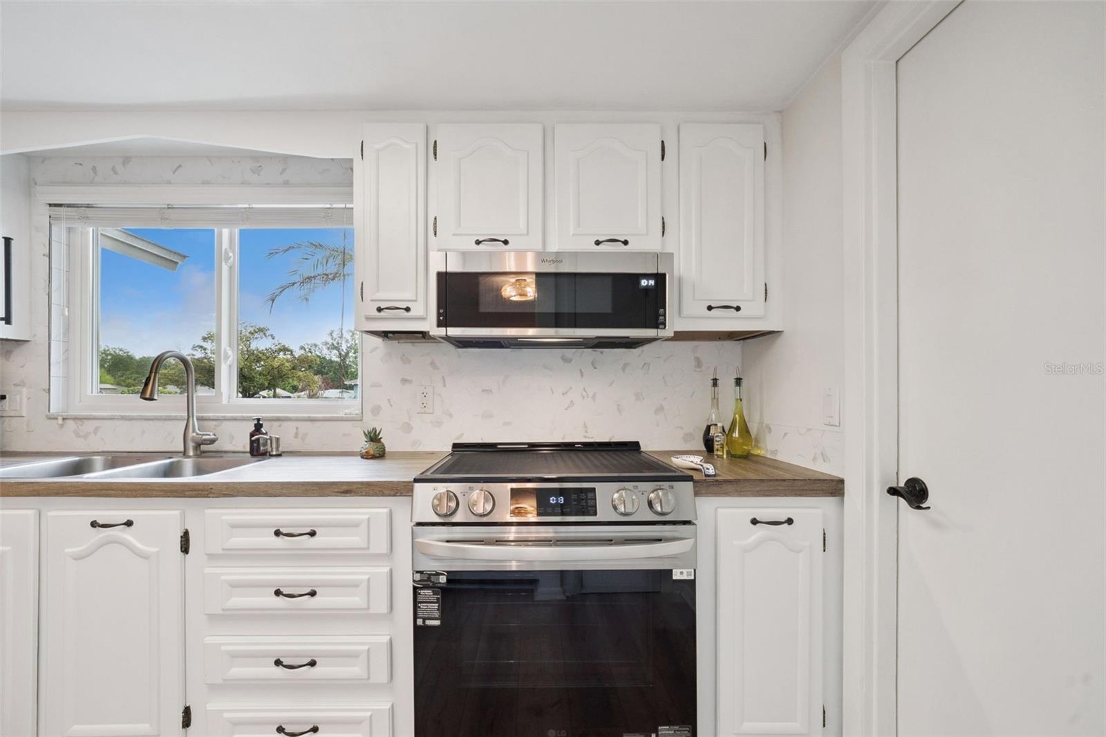 LAKE SHORE GARDENS - Residential