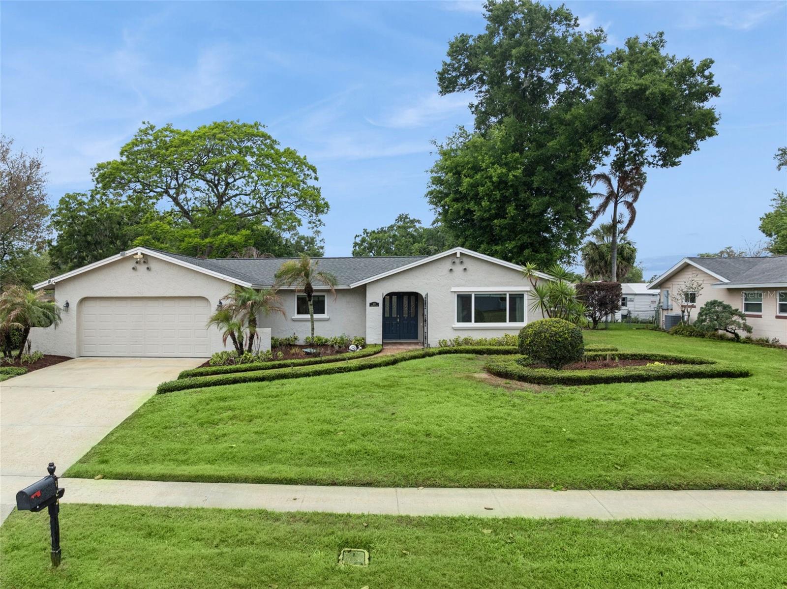 LAKE SHORE GARDENS - Residential