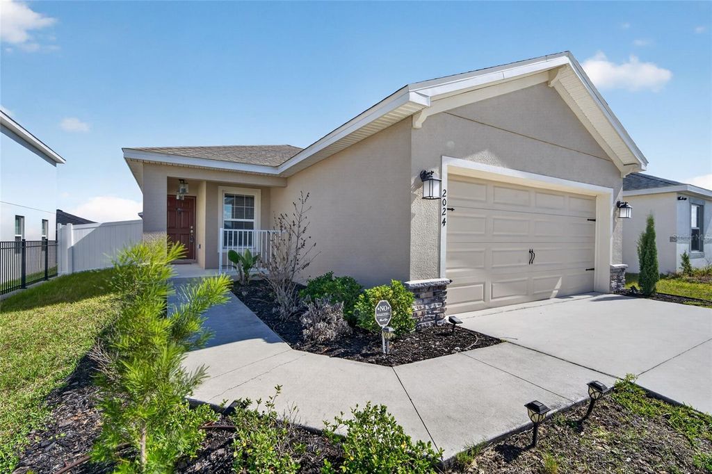 Photo of 2024 Noble Drive, Davenport, FL 33837 (MLS # G5111154)