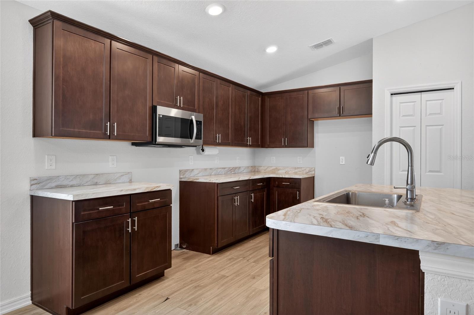 GENEVA LNDGS PH 1 - Residential