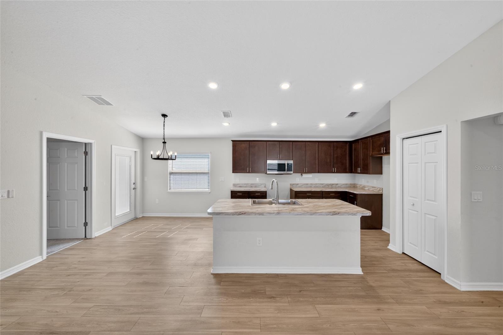 GENEVA LNDGS PH 1 - Residential