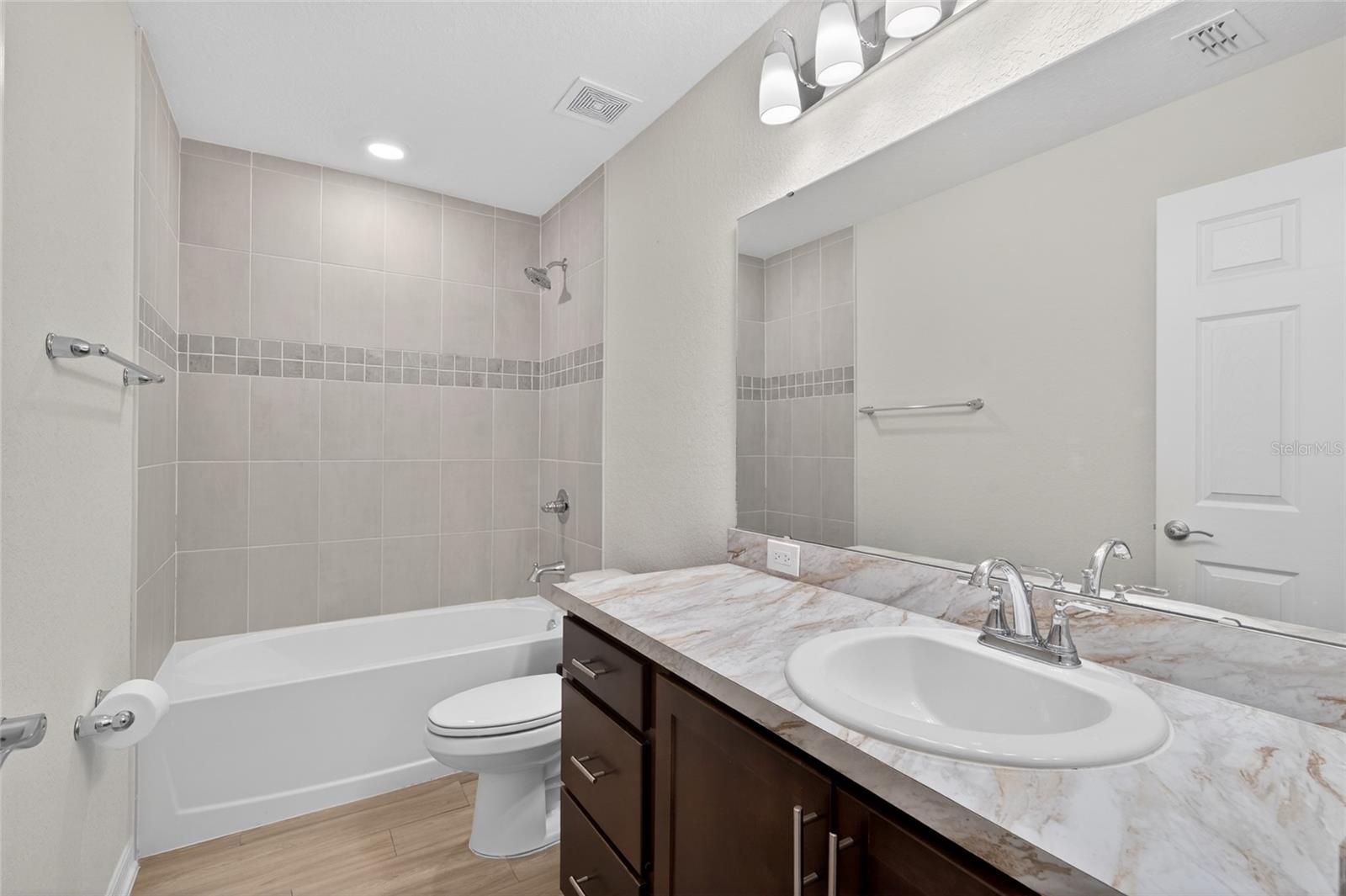 GENEVA LNDGS PH 1 - Residential