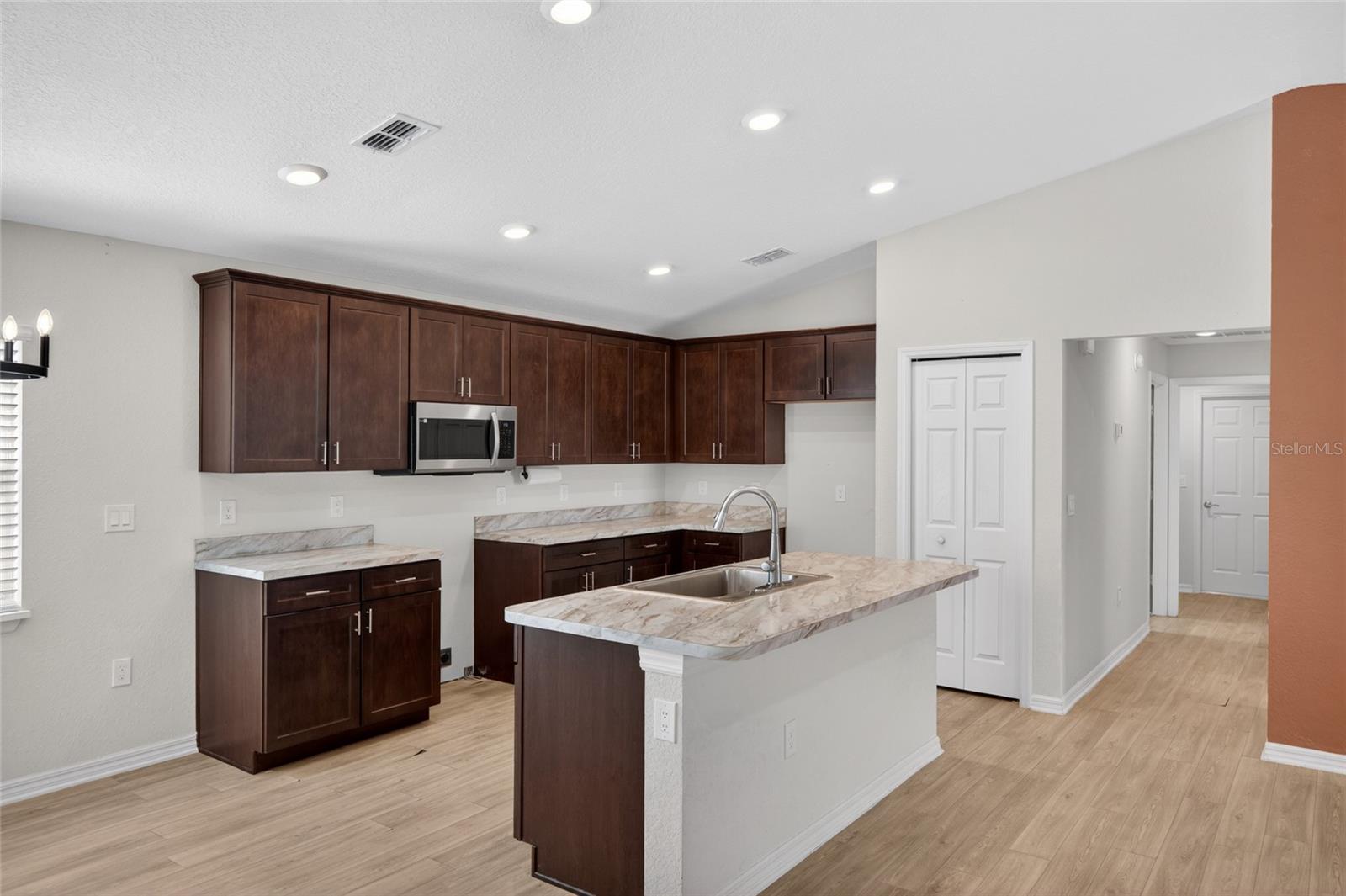 GENEVA LNDGS PH 1 - Residential