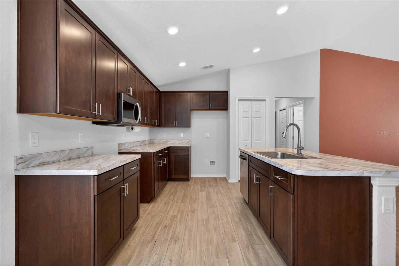 GENEVA LNDGS PH 1 - Residential