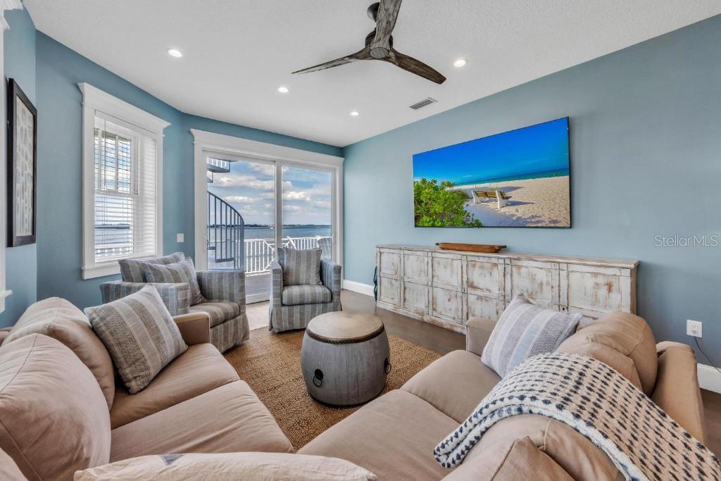 CORTEZ BEACH - Residential